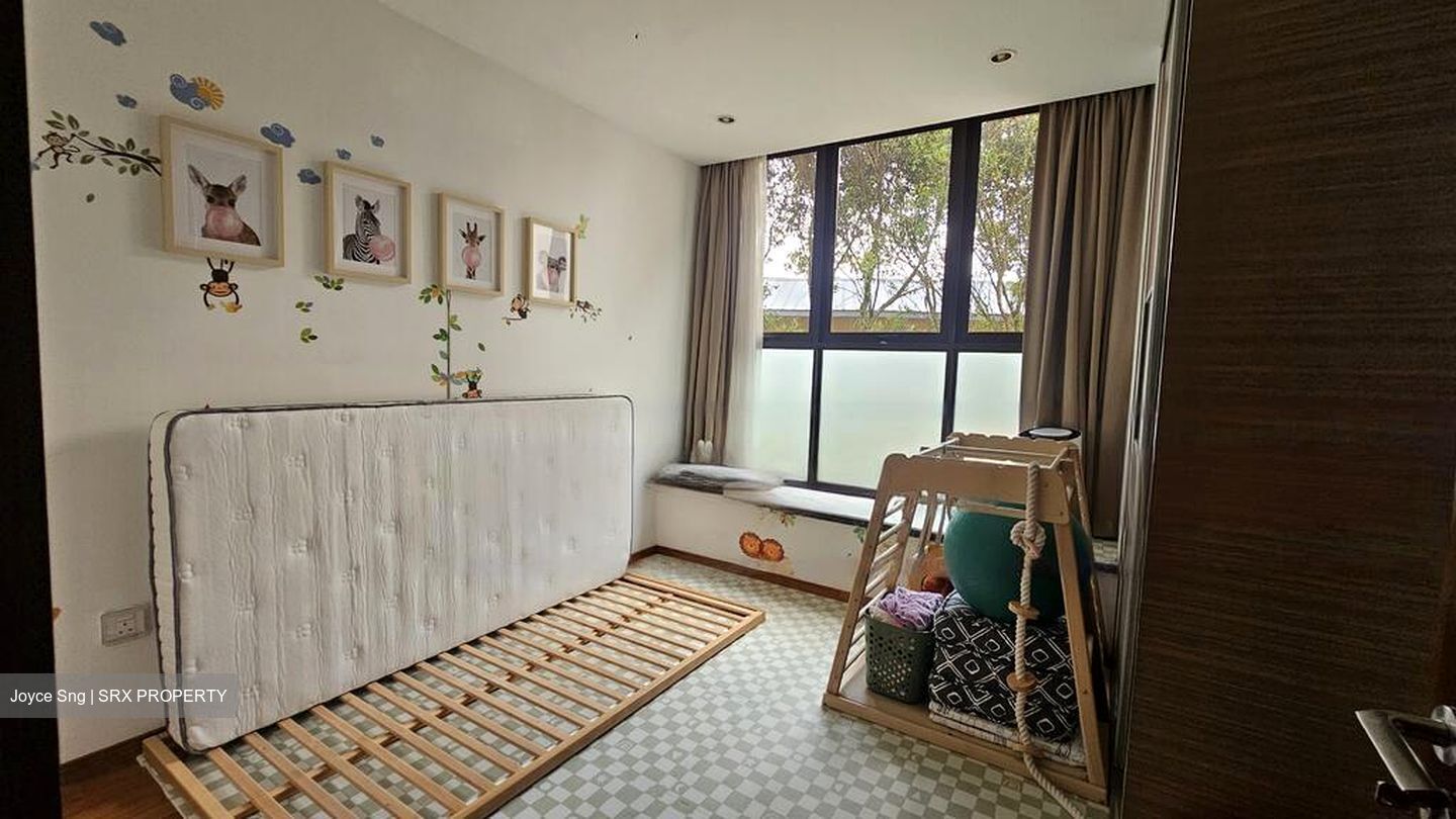 Holland Link (D10), Terrace #486481341